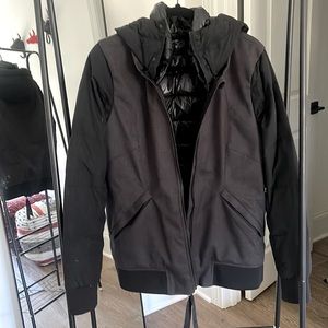 Lululemon jacket with detachable good size 8